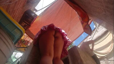 campesina latina es grabada bajo falda por su cuñado mañoso” mi cuñado cuando viene no hace nada en la casa”