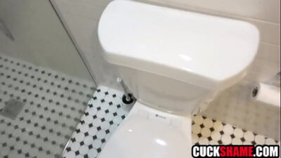 Cuck husband doesn’t mind MILF wife cheating on him with plumber