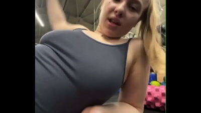 Extreme squirt sex with a stranger after training in the gym