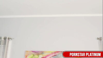 Horny Beauties Robbin Coffins & Rebecca Vanguard’s Toy Filled Session!