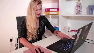 I always wanted to know what my secretary does during lunch