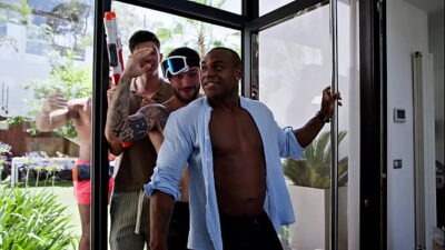 – HIYAB GANGBANG – 5 Friends With Giant Cocks Destroy Beautiful India – Yasmina Khan –