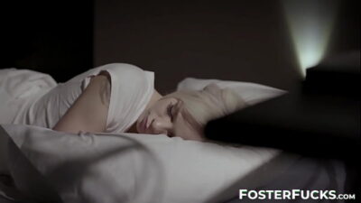 Foster family threesome with Elsa Jean and India Summer