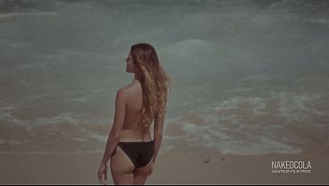 Stepsister pissed on my dick on the nude beach – 1080